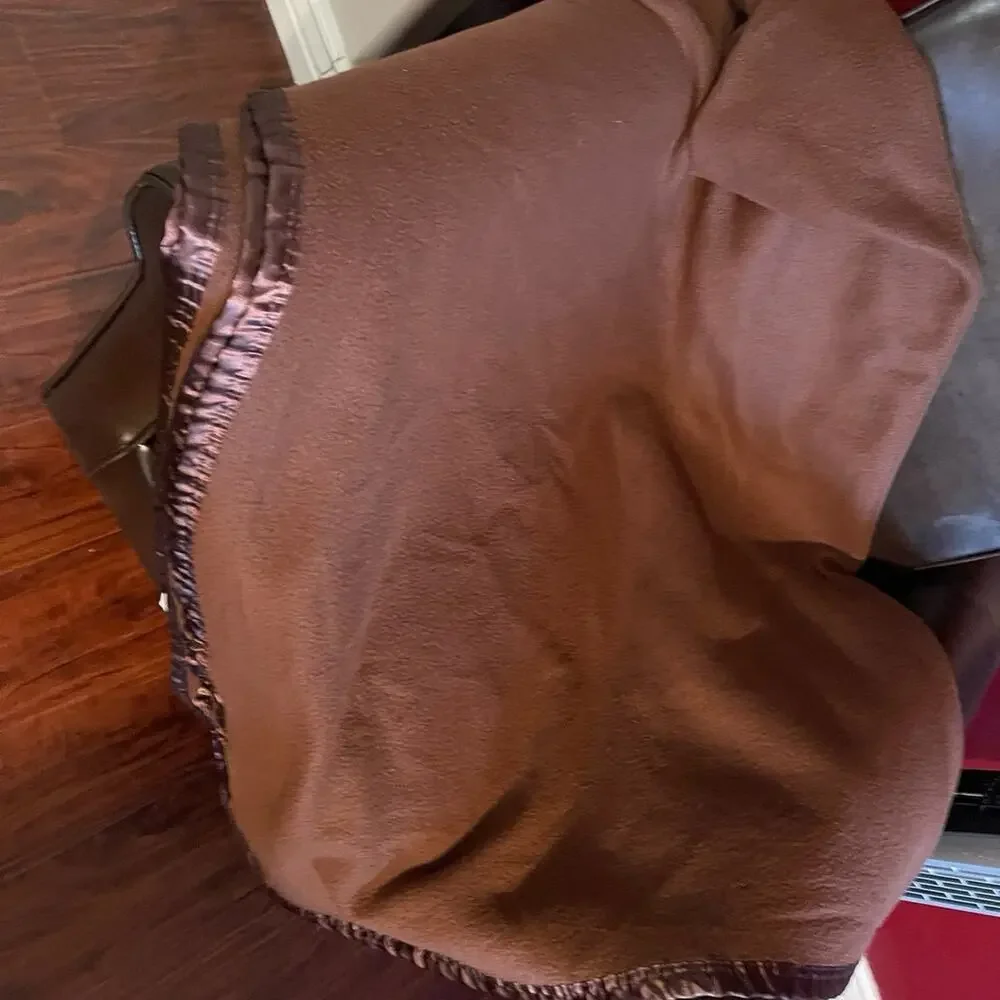 Vintage satin trim blanket dark brown